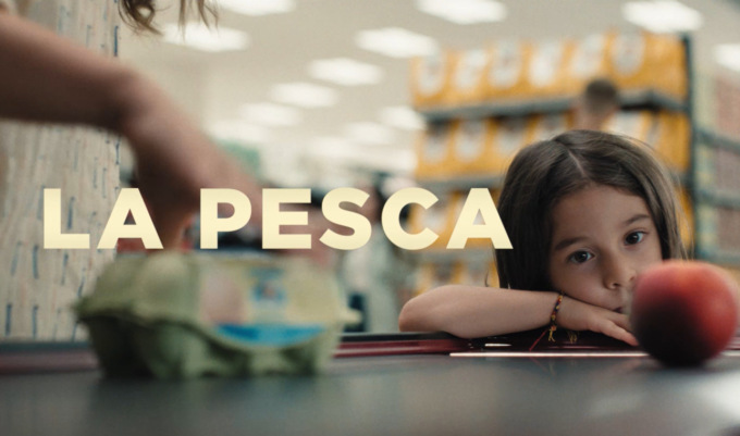 Il nuovo spot Esselunga spacca la politica (e Twitter): lodi da Meloni, perplessità dei dem
