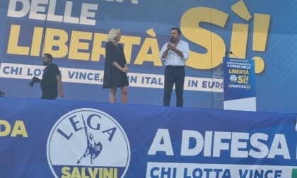 Migranti, Governo, scuola e società: cosa è successo al raduno di Pontida con Salvini e Le Pen