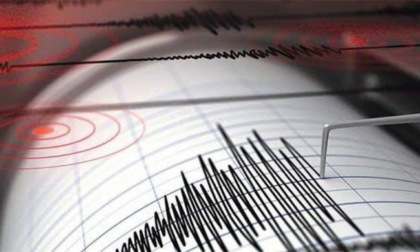 Terremoto di magnitudo 4.8 tra Toscana ed Emilia Romagna: centinaia di persone in strada. 55 scosse registrate