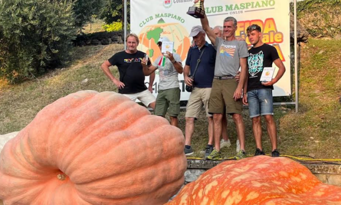 La zucca più grande d’Italia pesa… 844 chili!