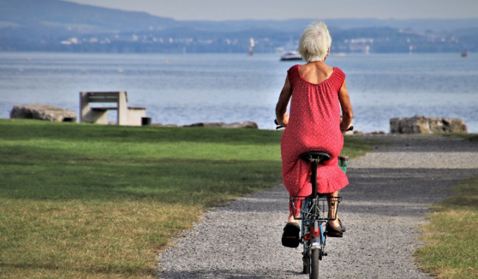 Pensione anticipata per le donne a 64 anni con 20 di contributi: cosa è Quota 84
