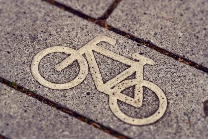 Tutti in bicicletta per uno stile di vita salutare
