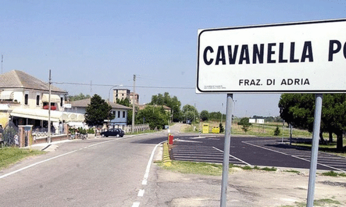 Piazzano una bomba per uccidere i migranti, danneggiano le case degli italiani