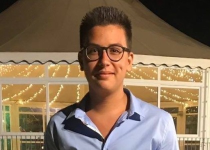 Accompagna la fidanzata a vedere un immobile, crolla un sottotetto e precipita per tre metri: morto a 22 anni