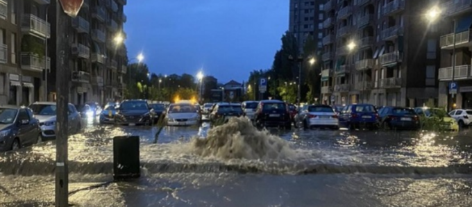 Maltempo, il Nord in ginocchio: esondano laghi e fiumi (e arriva pure la prima neve)