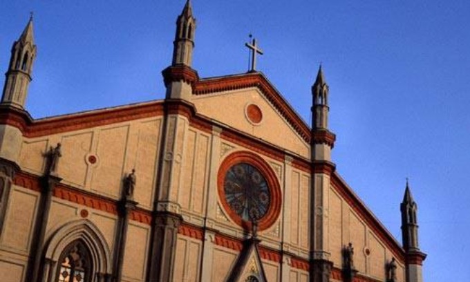 Multone alla parrocchia perché trasmetteva la messa sulle frequenze dell’esercito
