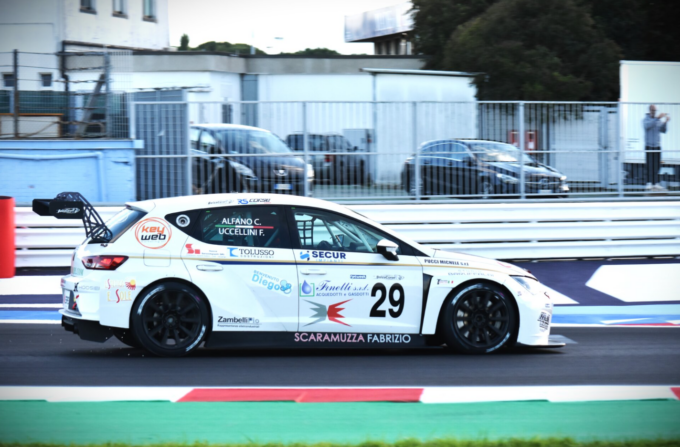 Alfano e Uccellini, a Misano fuori per incidente ma il Campionato TCR resta il loro primo obiettivo
