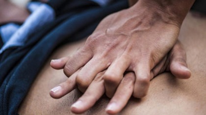 Malore fatale mentre è al motel con la fidanzata, muore a 33 anni