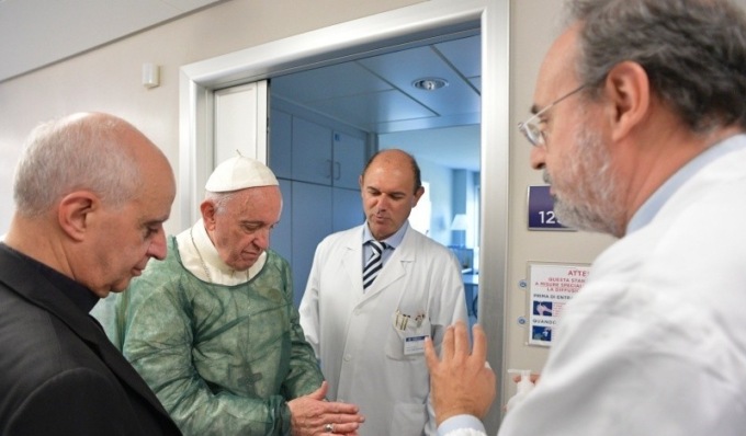 Sanità in Italia, l’allarme di Papa Francesco: “Criticità strutturale e disagi per gli operatori”