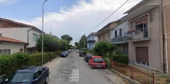 Strangola la moglie, poi tenta il suicidio assumendo psicofarmaci: l’orrore scoperto dal figlio