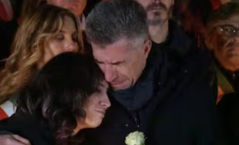 Alla fiaccolata per Giulia Cecchettin c’erano anche i genitori di Filippo Turetta