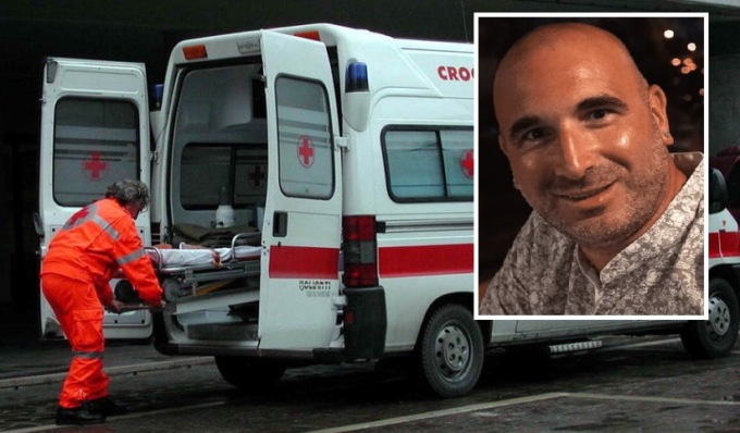 Torna a casa dal lavoro e muore nel sonno. Il collega, appena saputa la notizia, ha un malore e muore pure lui
