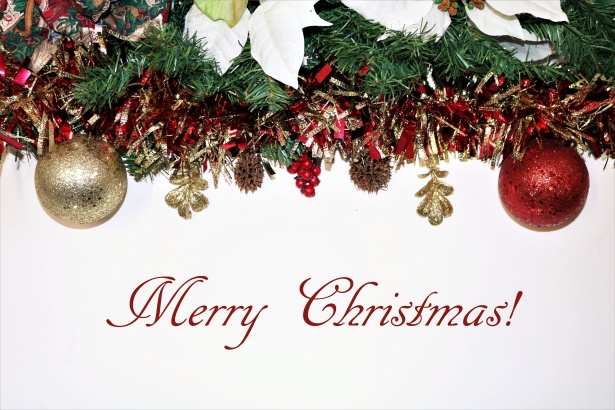 merry-christmas-tinsel-background