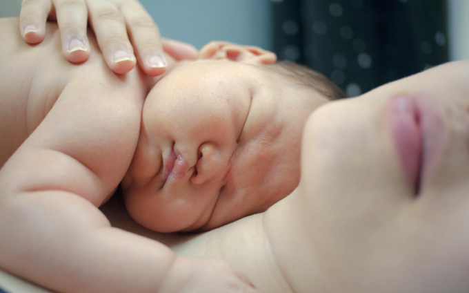 Parto cesareo a mamma con tumore al cuore: salvi sia lei che il bimbo