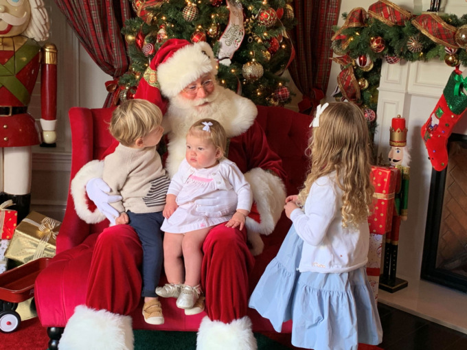 “Babbo Natale non esiste”: due maestre fanno piangere i bambini