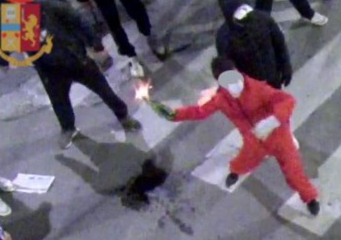 Alla fine i no vax vengono al pettine: tredici condanne per aver messo a ferro e fuoco Firenze in lockdown