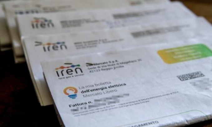Malore dopo la bolletta da 15mila euro, muore anziana