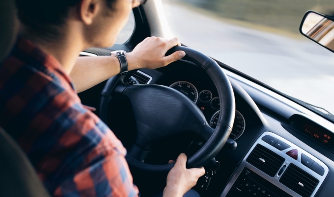 Cambiare auto? Sì, ma non nei prossimi dodici mesi
