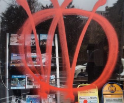 Raid No vax contro la redazione del Giornale di Monza