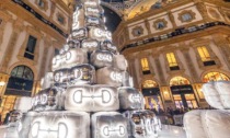 Decorazioni natalizie: l'albero di Gucci a Milano insidia il leggendario Spelacchio
