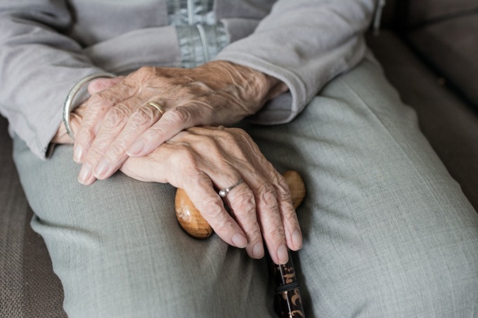 Anziani over 65, 3 milioni rinunciano alle cure