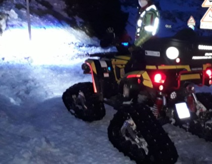 Bloccato nella neve a 2000 metri… col carro funebre. Salvato con la motoslitta