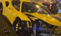 Ubriaco al volante della Ferrari va a sbattere e la distrugge: il video