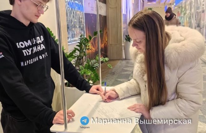 Marianna, la ragazza della foto simbolo dell’ospedale di Mariupol, ora firma per la candidatura di Putin
