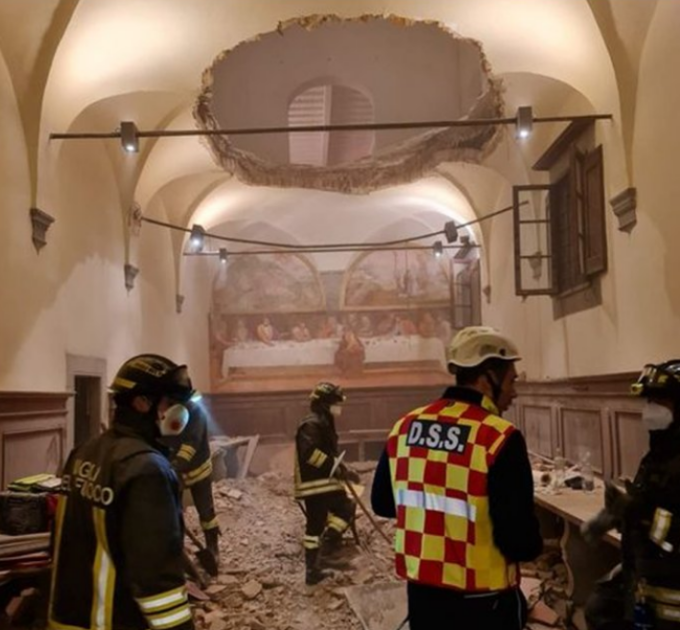 pistoia crolla pavimento durante matrimonio