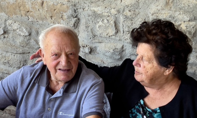 Muore la moglie, il marito la raggiunge il giorno dopo il funerale