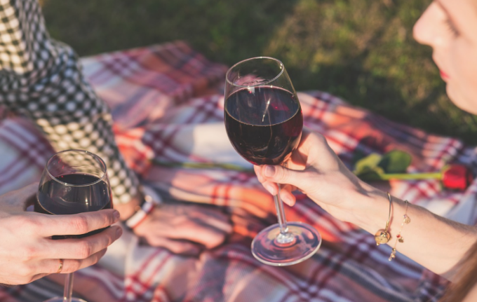 La classifica dei migliori cento vini del mondo sotto i 20 euro: ben 17 sono italiani