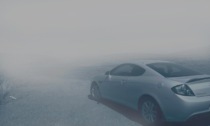 Come comportarsi quando si guida con la nebbia fitta