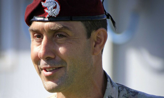 Il generale Vannacci accusato di peculato (quando era addetto militare a Mosca), indagato per razzismo e sospeso per 11 mesi