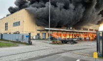 Ancora un devastante incendio in ditta in Lombardia: è il terzo in poche settimane