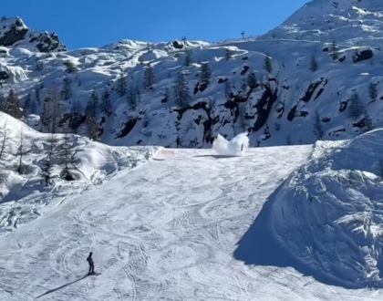 Aprica, bombola di gas precipita dal cielo in mezzo agli sciatori sulle piste: il video della tragedia sfiorata