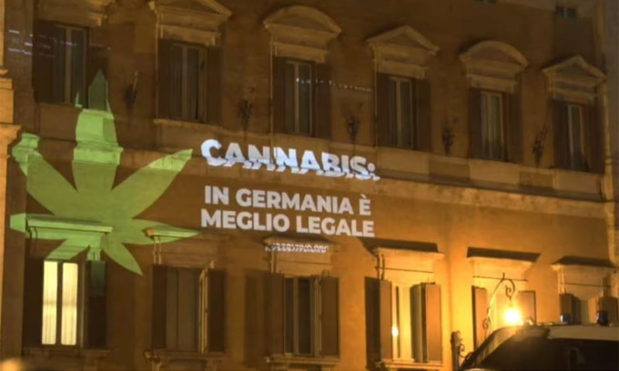 La Germania dice sì alla Cannabis e i Radicali… la portano in Parlamento