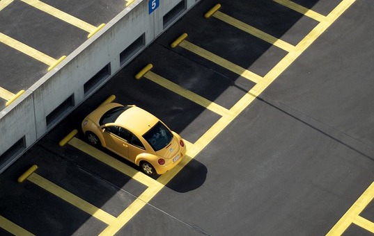 Posti auto e box, i prezzi continuano a crescere