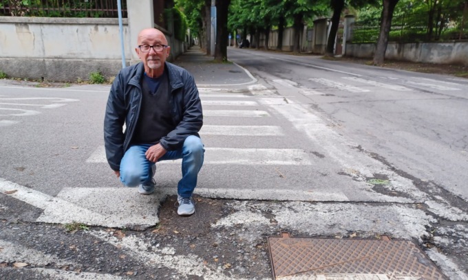Multa da 900 euro per aver chiuso una buca stradale: il giudice (per fortuna) la annulla