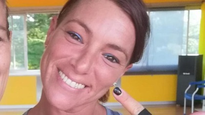 Mamma 40enne uccisa a coltellate, il corpo trovato dalla mamma. Si cerca il corpo del marito