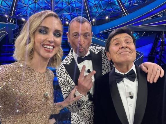Selfie con Amadeus e Chiara Ferragni a Sanremo: confermata la multa da 175.000 euro alla Rai