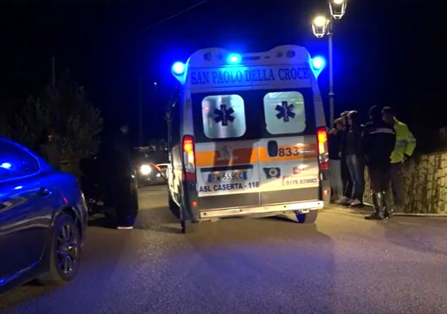 Diciannovenne accoltella a morte un fratello e ferisce l’altro: tragedia innescata da una lite