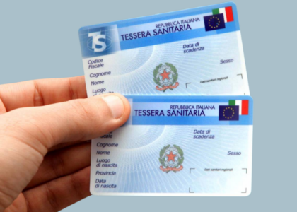 Tessera sanitaria a punti in Lombardia: l’idea di Bertolaso per premiare (con terme e skipass) chi si controlla di più