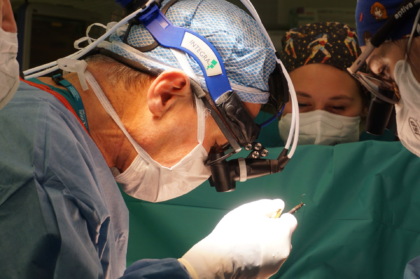Aveva poche ore di vita, salvato con un doppio trapianto