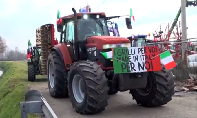 Protesta Trattori, Riscatto agricolo: “E’ ora di tornare a lavorare”. Ma altri 7 movimenti restano sulle barricate