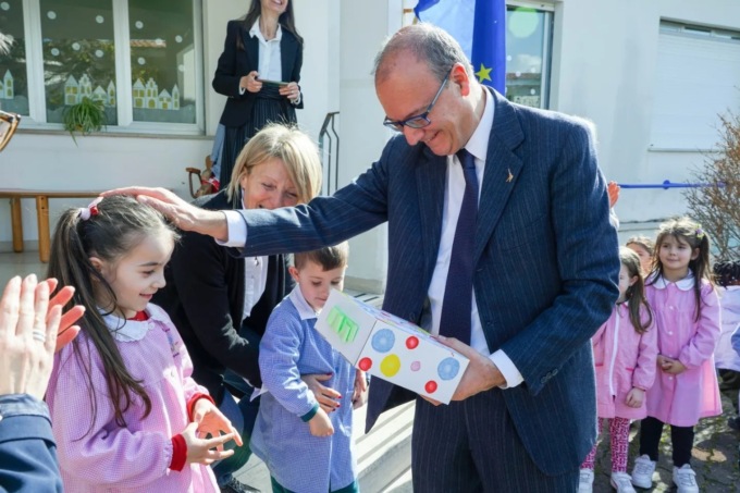 Classi con solo stranieri (o quasi), il ministro Valditara non ci sta e rilancia