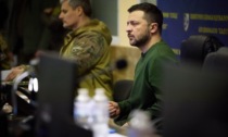 Zelensky: "Sì allo scambio dei territori con la Russia. Senza Usa, Europa non può garantirci la sicurezza"