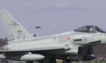 Tensione e allerta nei cieli, caccia italiani intercettano jet russi sul Baltico