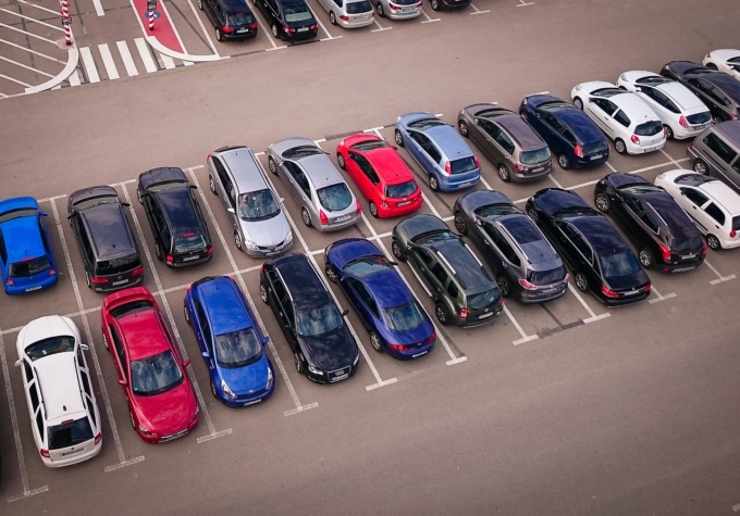 Auto parcheggiata? Nel 2023 16 milioni di italiani l’hanno trovata danneggiata