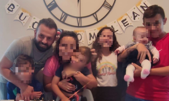 Padre di cinque figli muore giocando a calcetto sotto gli occhi della moglie