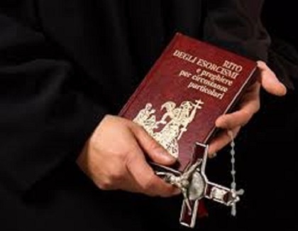 Moglie “adultera e indemoniata”: la fa lapidare dai figli